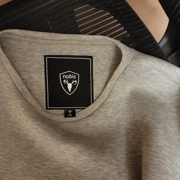 Nobis Aurora Women's Pullover - Picture 10 of 10